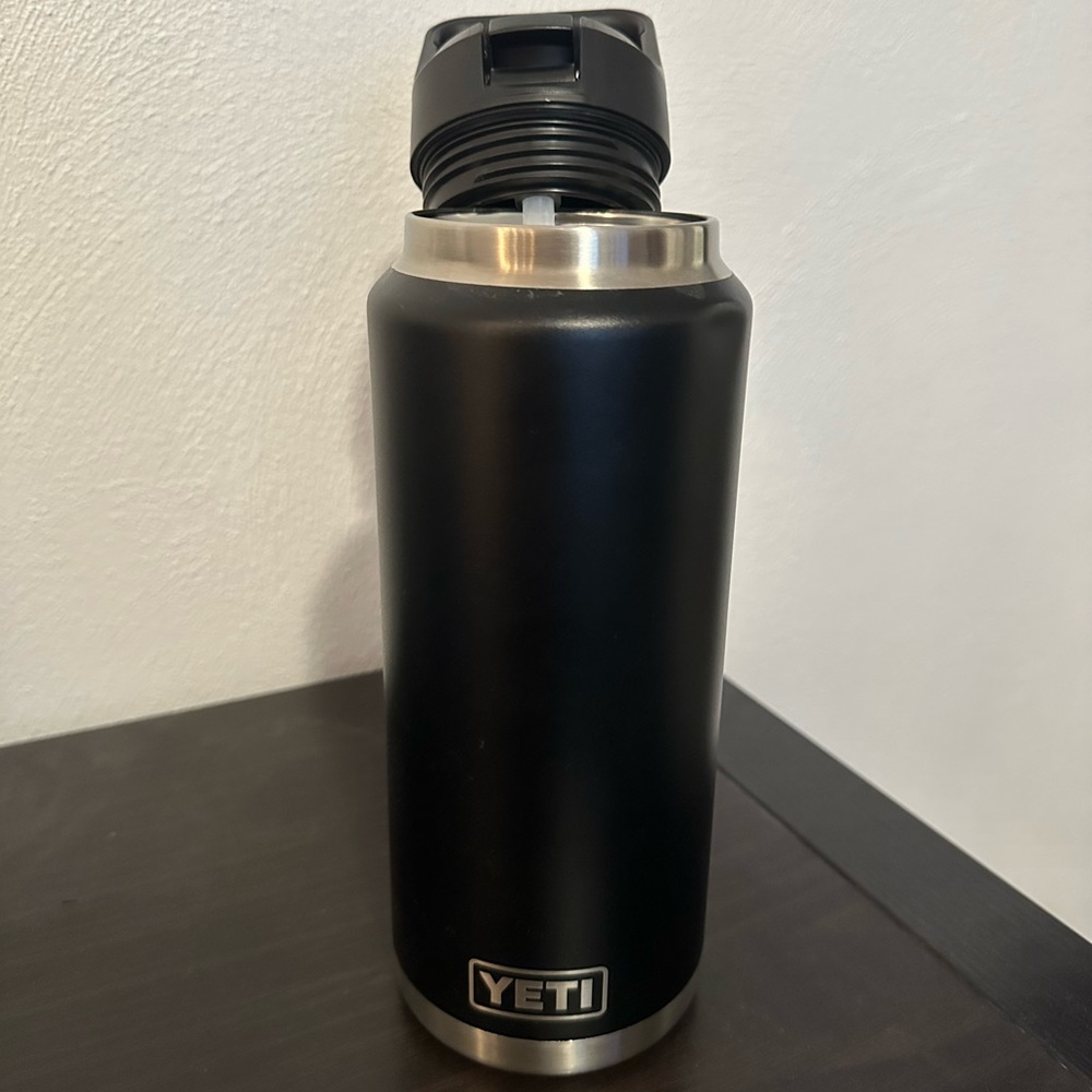 Yeti 40 oz thermos !